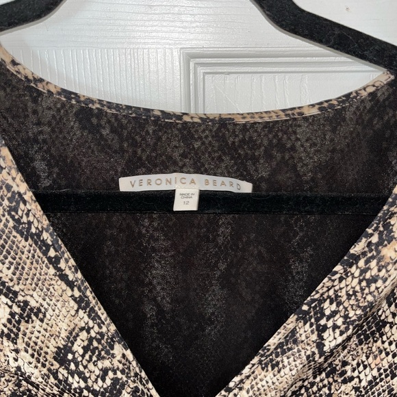 Veronica Beard Silk Snake Print Short Sleeve V Neck Sheath Dress size 12 - Picture 2 of 5